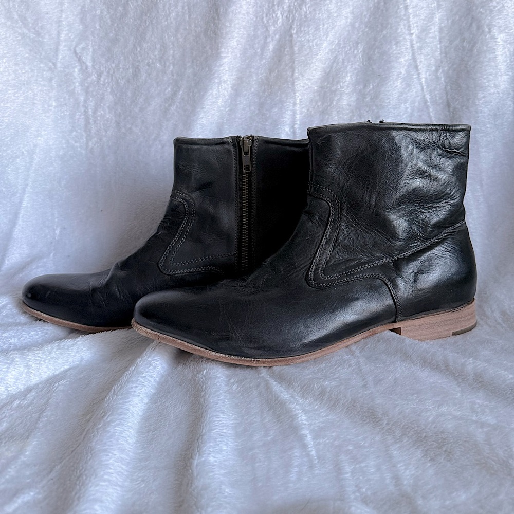 J.D. Fisk Genuine Leather Black Booties Zip Up GUC